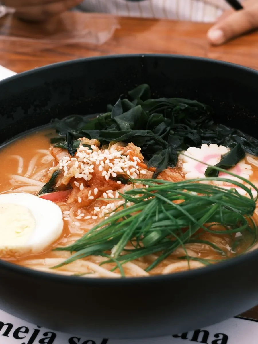 Live vegetable ramen counter at an FM event